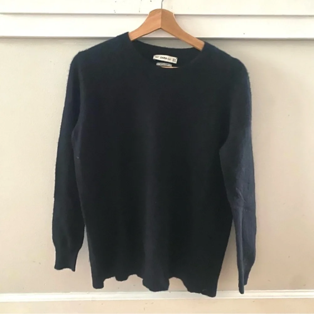 Zara Cashmere Wool Knit Sweater Black Size Medium Crew Neck Long Sleeve